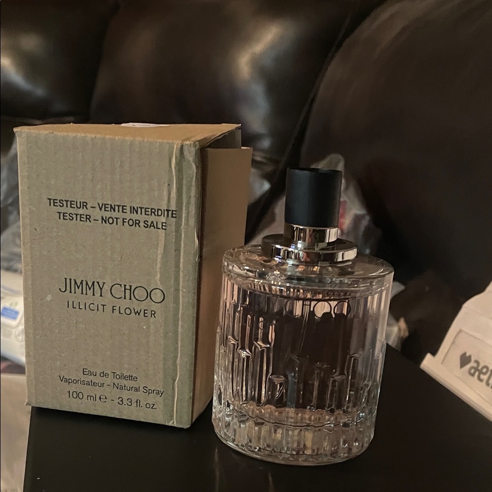 Jimmy Choo Illicit Flower Eau de Toilette with Black Cap GWP